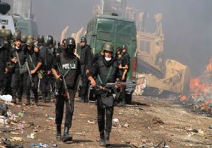 Mısır da ordu turist konvoyunu vurdu: 12 ölü 