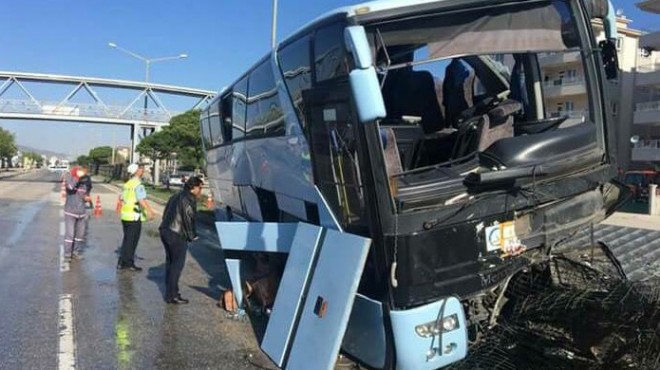 Kongre için yola çıkan İzmir otobüsü kaza yaptı: Ölümden döndüler!