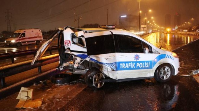 Kontrolden çıktı, polis aracına çarptı: 1 ölü!