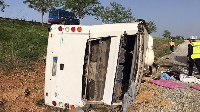 Konya da yolcu otobüsü devrildi: 20 yaralı