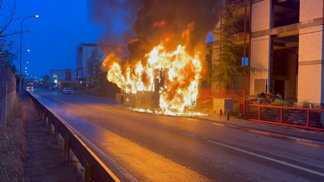 Korku dolu anlar: Belediye otobüsü yandı!