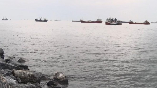 Marmara Denizi nde gemi battı: Mürettebat aranıyor!