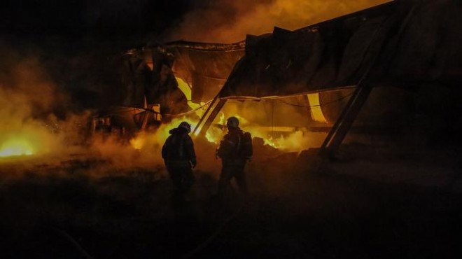 Korkutan yangın: İki fabrika kullanılamaz hale geldi