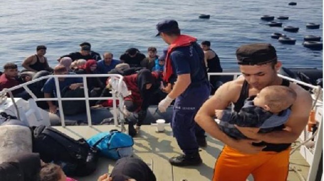 Kuşadası açıklarında 44 kaçak göçmen yakalandı