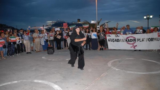 Kuşadası’nda kadınlar, Amini nin ölümünü protesto etti