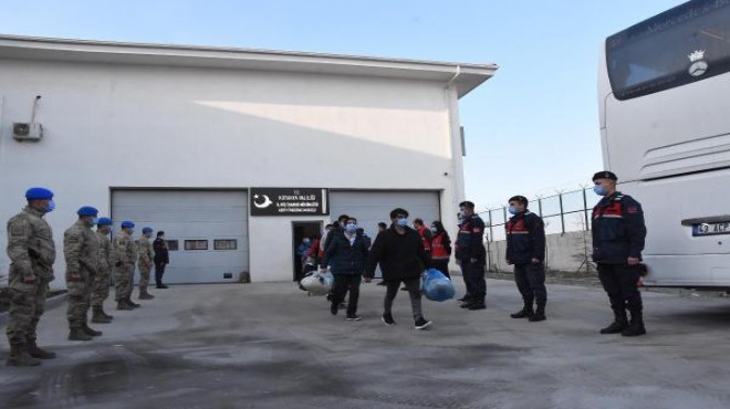 Kütahya’dan 138 kaçak göçmen sınır dışı edildi