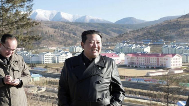 Kuzey Kore de deri ceket giyme yasağı geldi