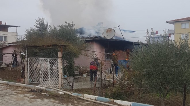 Manisa da çıkan ev yangınında 89 yaşındaki felçli kişi öldü