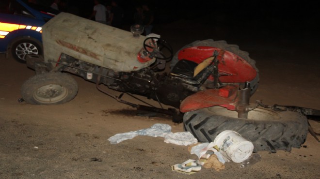 Manisa da kamyonet traktöre çarptı: 3 yaralı