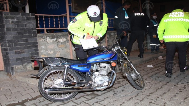 Manisa da motosiklet belediye temizlik görevlisine çarptı: 2 yaralı