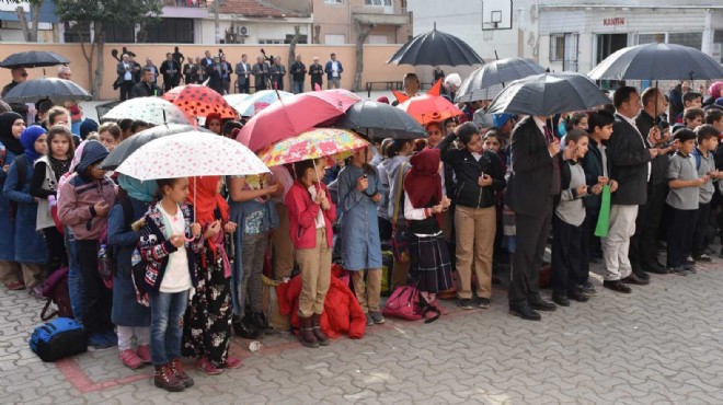 Manisa da öğrenciler yağmur duasına çıktı