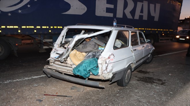 Manisa da tırın otomobile çarpması sonucu 4 kişi yaralandı