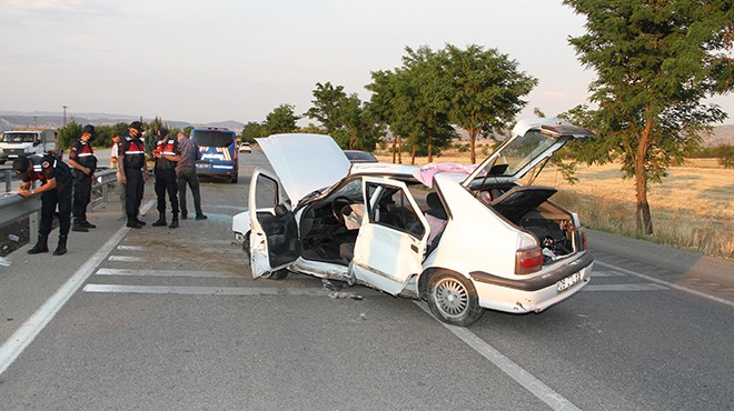 Manisa da trafik kazasında biri çocuk 3 kişi yaralandı