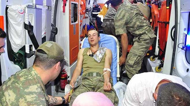 Manisa daki askerlere 27 saat bekletilen eti yedirmişler
