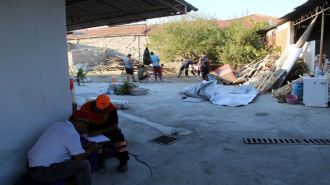Manisa depremin yaralarını sarıyor: 14 evde ağır hasar!