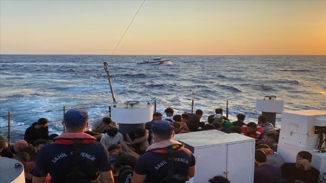 Marmaris açıklarında 64 düzensiz göçmen kurtarıldı