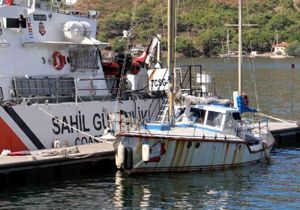 69 kaçak, tekne batmak üzereyken kurtarıldı