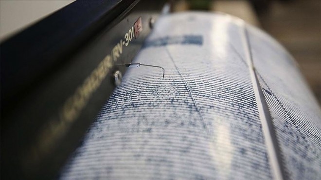 Meksika da 7,6 büyüklüğünde deprem