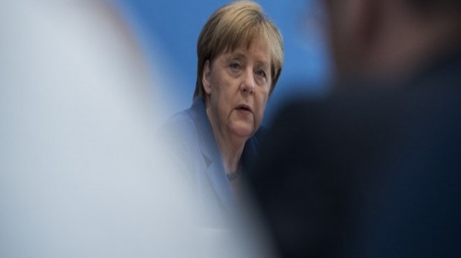 Merkel: Kendi ordumuz meclisi bombalasa...