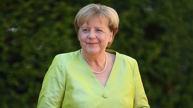 Merkel e mültecileri kabul ettiği için Barış ödülü