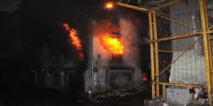 İzmir’de korkutan yangın: Bina kül oldu!