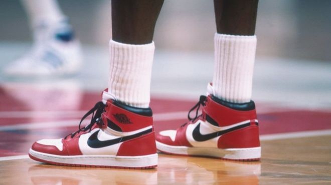 Michael Jordan ın ayakkabılarını almak için servet ödedi