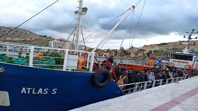 Mülteciler Çeşme den gemi kaldırdı