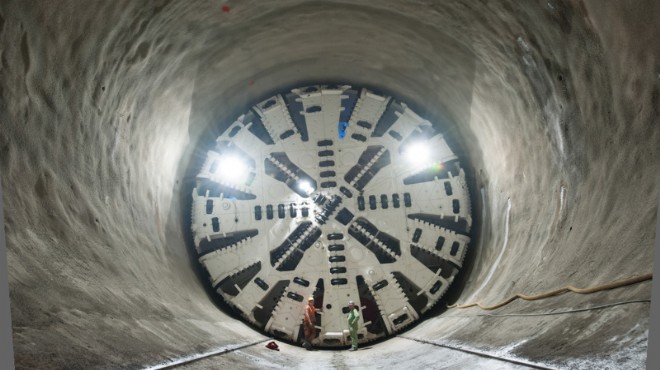 Narlıdere de metro seferberliği:  Canavar  tünele giriyor!
