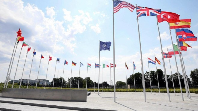 NATO da  kriz yönetimi tatbikatı 