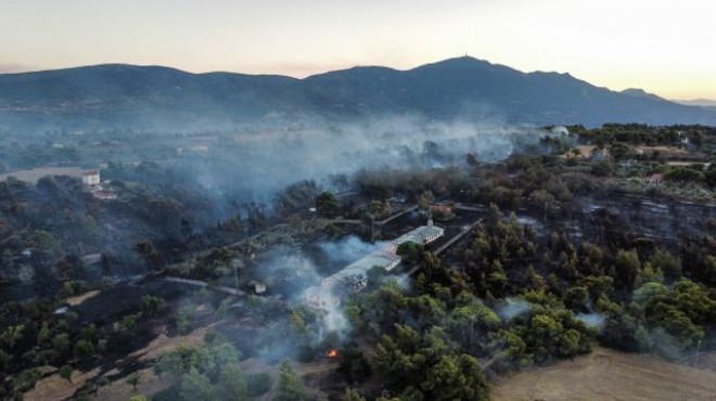 NATO dan Yunanistan a yangınlarla mücadele için uçak ve helikopter