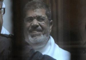 Flaş! Mısır’da ‘devrik başkan’ Mursi’nin cezası belli oldu 