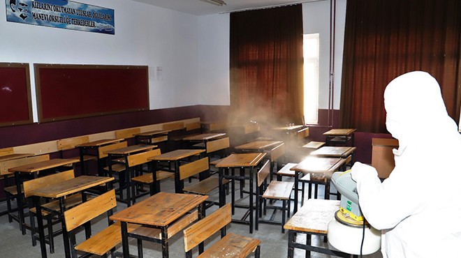 Ödemiş’te okullar dezenfekte ediliyor