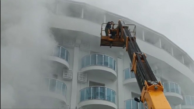 Otelde yangın: 10 kişi dumandan etkilendi!