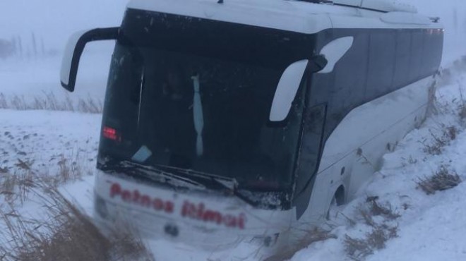 Otobüs kara saplandı: Mahsur kalan 41 yolcu kurtarıldı