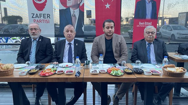 Özdağ dan 6 lı masaya İzmir den çağrı: Mansur Yavaş ın adaylığı desteklenmeli!