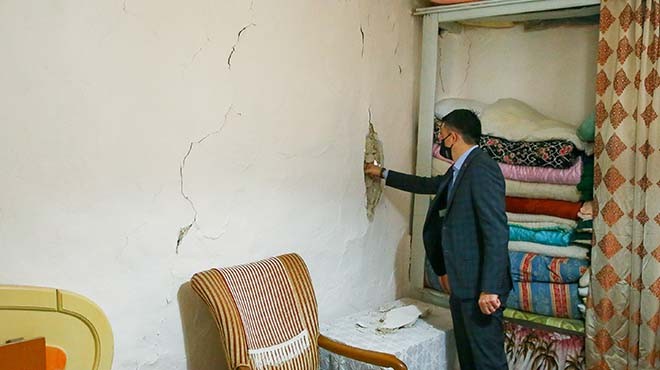 Pakdemirli den  geçmiş olsun  ziyareti: Karaburun dan deprem manzaraları