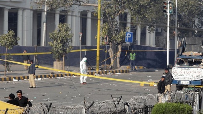 Pakistan da patlama: 10 can kaybı, 39 yaralı