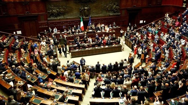 Parlamento feshedildi... İtalya erken seçime gidiyor!