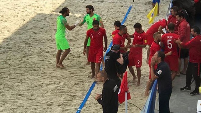 Plaj Futbolu Milli Takımı, Umman a 7-0 yenildi
