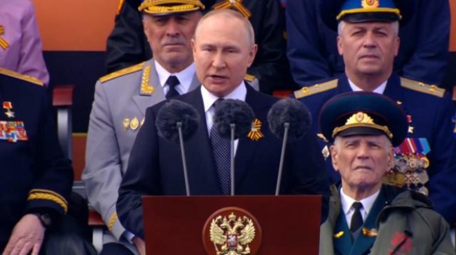 Putin Kızıl Meydan dan dünyaya seslendi