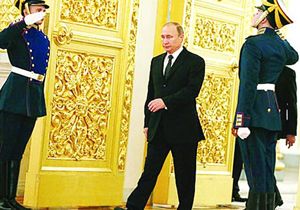 Vladimir Putin niye böyle yürüyor!