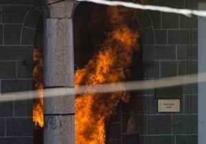 Diyarbakır’daki çatışma tarihi camiyi yaktı!