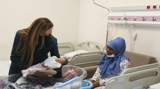 Rektör Hotar dan  İzmir in çocuklarına  ziyaret