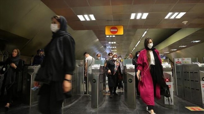 Ruhani: Koronavirüs nedeniyle çok ağır bir süreç geçiyor