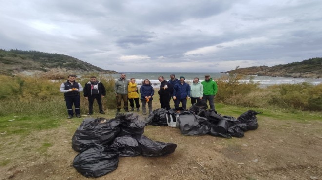 Rus çevrecilerden Seferihisar da sahil temizliği