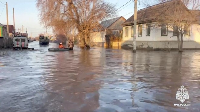 Rusya da acil durum: Binlerce ev sular altında!