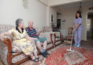 Bornova’da yaşlılara belediye güvencesi