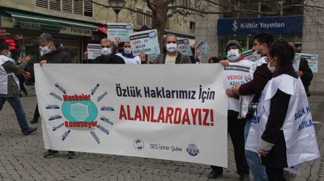 Sağlık emekçileri hakları için İzmir de açıklama yaptı