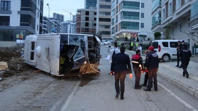 Samsun da belediye işçi servisi devrildi: Çok sayıda ölü ve yaralılar var