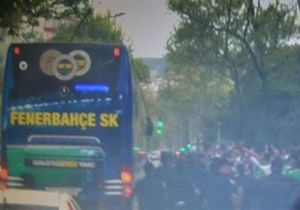 Fenerbahçe otobosüne bir saldırı daha!